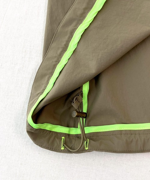 Q(キュー)の「リブドッキングミリタリーコート(ミリタリージャケット・レディース・チャコールグレー/カーキ・MEDIUM)」の22枚目の写真