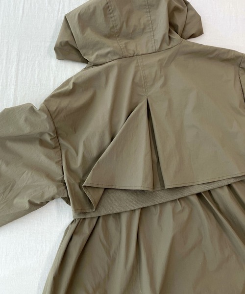 Q(キュー)の「リブドッキングミリタリーコート(ミリタリージャケット・レディース・チャコールグレー/カーキ・MEDIUM)」の17枚目の写真