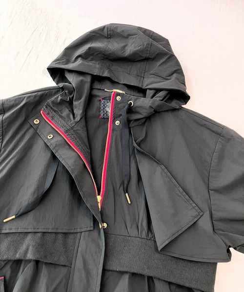 Q(キュー)の「リブドッキングミリタリーコート(ミリタリージャケット・レディース・チャコールグレー/カーキ・MEDIUM)」の9枚目の写真