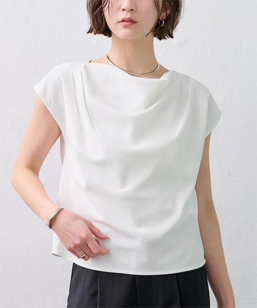 UR'S(ユアーズ)の「ショルダータックドレーププルオーバー(Tシャツ/カットソー・レディース・ブラック/ライトブルー/ピンク/ベージュ/ホワイト・L/M/S)」の2枚目の写真