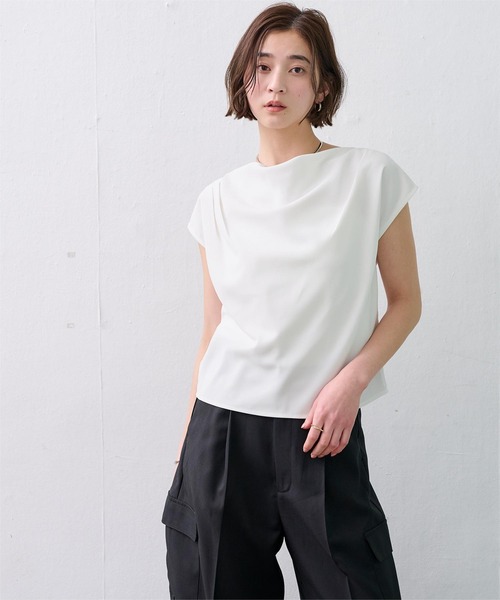 UR'S(ユアーズ)の「ショルダータックドレーププルオーバー(Tシャツ/カットソー・レディース・ブラック/ライトブルー/ピンク/ベージュ/ホワイト・L/M/S)」の12枚目の写真