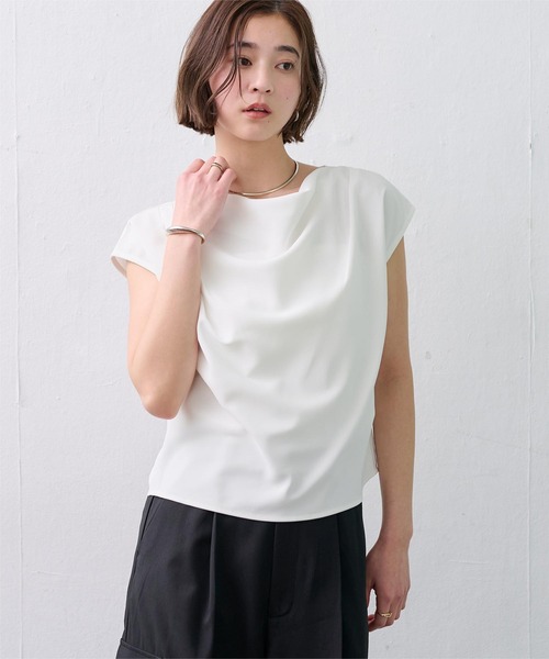 UR'S(ユアーズ)の「ショルダータックドレーププルオーバー(Tシャツ/カットソー・レディース・ブラック/ライトブルー/ピンク/ベージュ/ホワイト・L/M/S)」の11枚目の写真