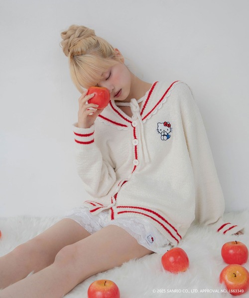 sanrio(サンリオ)の「【HELLO KITTY】ハローキティコラボ もこもこニット セーラーカーディガン(カーディガン/ボレロ・レディース・ホワイト/グレー・FREE)」の10枚目の写真