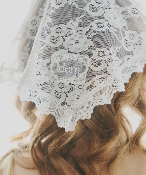 idem（イデム）の「idem big lace scarf  / マルチウェイビッグレーススカーフ（ストール/ショール・レディース・ホワイト・FREE）」の7枚目の写真