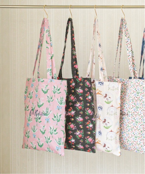 Cath Kidston（キャスキッドソン）の「トートバッグ Lily Of The