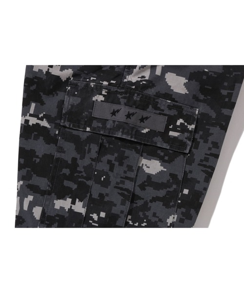 A BATHING APE（アベイシングエイプ）の「MULTI PIXEL CAMO M-65 CARGO PANTS（その他パンツ・メンズ・ブラック/グリーン・LARGE/SMALL/MEDIUM）」の7枚目の写真