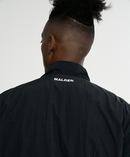 アセンティックウィンドブレーカージャケット