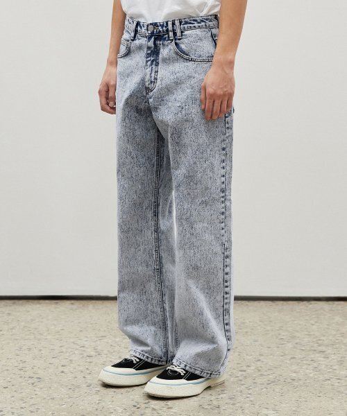 DECET(デケト)の「Mid Rise Wide Jeans DCPT027SnowBlue(デニムパンツ・レディース・その他・26/28/30)」の4枚目の写真