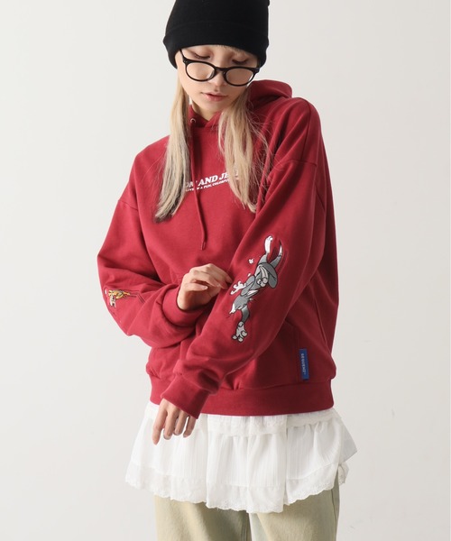 SEQUENZ（シークエンズ）の「【SEQUENZ/シークエンズ】Tom & Jerry Heart Chase Sleeve Graffiti Hoodie/トム & ジェリー ハート チェイス スリーブ グラフィック フーディー（パーカー・レディース・アッシュグレー/ネイビー/ワイン/ブラック・L/S/M）」の4枚目の写真
