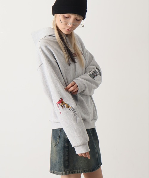SEQUENZ（シークエンズ）の「【SEQUENZ/シークエンズ】Tom & Jerry Heart Chase Sleeve Graffiti Hoodie/トム & ジェリー ハート チェイス スリーブ グラフィック フーディー（パーカー・レディース・アッシュグレー/ネイビー/ワイン/ブラック・L/S/M）」の22枚目の写真