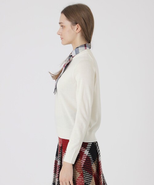 BLUE LABEL CRESTBRIDGE（ブルーレーベルクレストブリッジ）の「ウールアクリルブレンドスカーフニット（ニット/セーター・レディース・レッド系その他/オフホワイト/ブラック/ダークネイビー・38）」の6枚目の写真