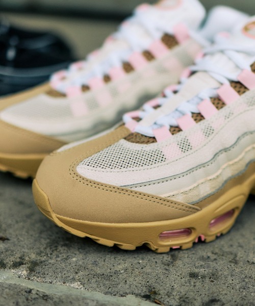 NIKE(ナイキ)の「W AIR MAX 95 IB6396-201(スニーカー・レディース・カーキ・23.5cm/24.0cm/24.5cm/25.0cm/26.0cm/25.5cm/23.0cm/22.5cm)」の4枚目の写真