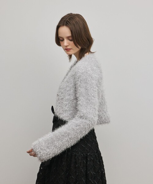 GRACE CONTINENTAL（グレースコンチネンタル）の「フェザーショートボレロ（カーディガン/ボレロ・レディース・ブラック/シルバー・36）」の6枚目の写真
