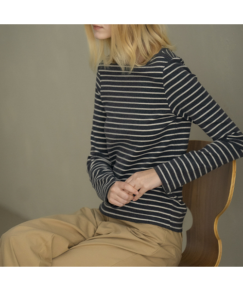 KNOWNBETTER（ノウンベター）の「Soft cotton stripe boat-neck T-shirt [KNFW04TS10]_[2color]（Tシャツ/カットソー・レディース・チャコールグレー/オートミール・FREE）」の2枚目の写真