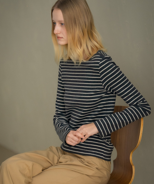 KNOWNBETTER（ノウンベター）の「Soft cotton stripe boat-neck T-shirt [KNFW04TS10]_[2color]（Tシャツ/カットソー・レディース・チャコールグレー/オートミール・FREE）」の3枚目の写真