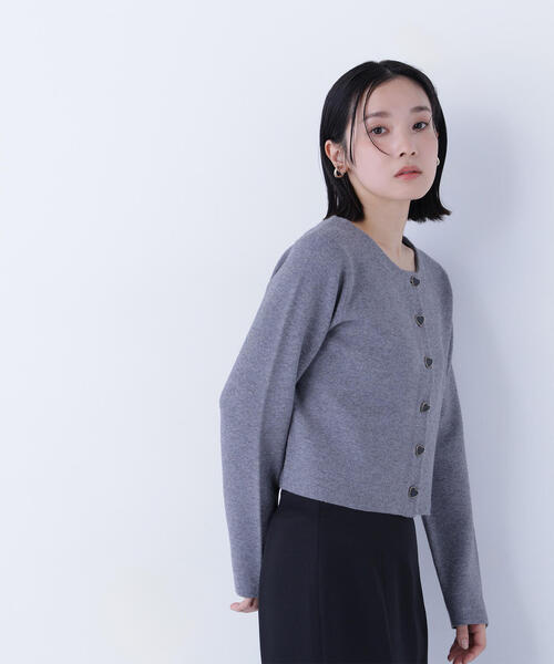 NATURAL BEAUTY BASIC（ナチュラルビューティーベーシック）の「◇ハートボタンニットジャケット（カーディガン/ボレロ・レディース・ブラック/ライトグリーン/オフホワイト/グレー・FREE）」の19枚目の写真
