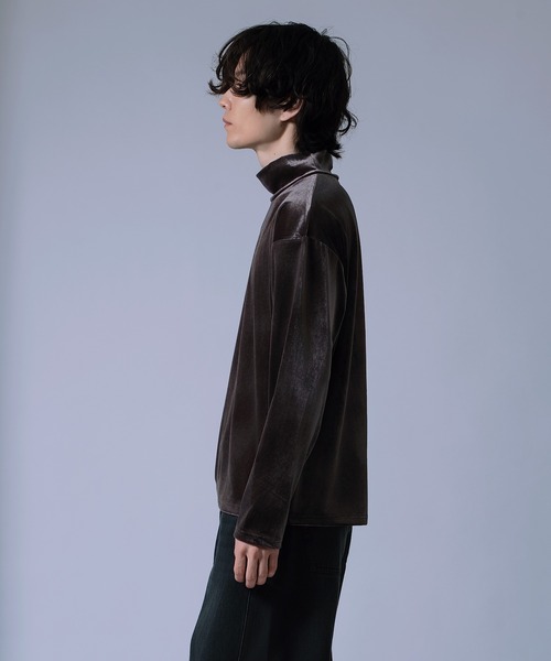 improves（インプローブス）の「【Unisex】ベロア素材 ハイネック プルオーバー（Tシャツ/カットソー・メンズ・ブラック/オフホワイト/チャコール/ダークブラウン・MEDIUM/LARGE）」の11枚目の写真