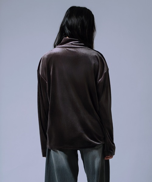 improves（インプローブス）の「【Unisex】ベロア素材 ハイネック プルオーバー（Tシャツ/カットソー・メンズ・ブラック/オフホワイト/チャコール/ダークブラウン・MEDIUM/LARGE）」の15枚目の写真