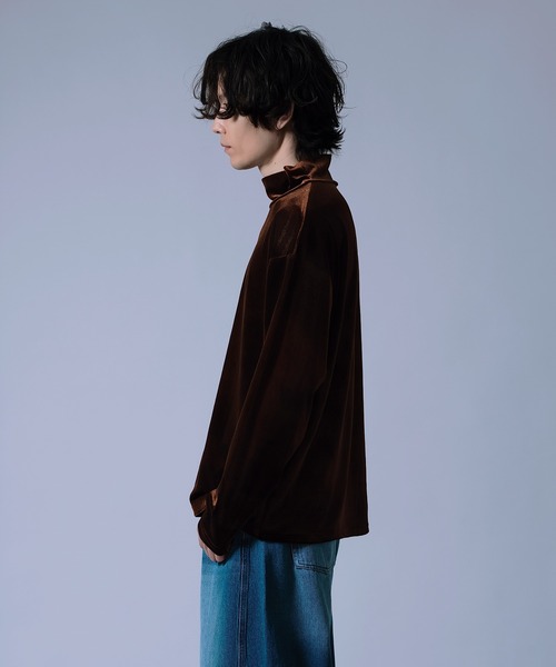 improves（インプローブス）の「【Unisex】ベロア素材 ハイネック プルオーバー（Tシャツ/カットソー・メンズ・ブラック/オフホワイト/チャコール/ダークブラウン・MEDIUM/LARGE）」の18枚目の写真
