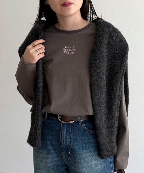fredy emue(フレディエミュ)の「ワンポイント刺繍ロゴロンTシャツ(Tシャツ/カットソー・レディース・オフホワイト/チャコールグレー・38)」の17枚目の写真