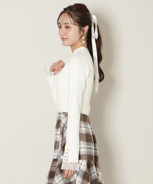 WILLSELECTION(ウィルセレクション)の「袖口レースハイネックリブニット(ニット/セーター・レディース・サックスブルー/ブラック/オフホワイト/ピンク・FREE)」の5枚目の写真