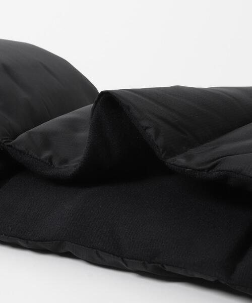 THE NORTH FACE（ザノースフェイス）の「THE NORTH FACE　Nuptse Muffler（マフラー・メンズ・グレー/ベージュ系その他/ブラック・ONE SIZE）」の6枚目の写真