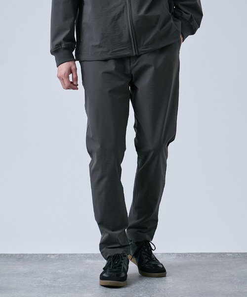 B.C STOCK(ベーセーストック)の「C.H.G プルオンスリムパンツ(スラックス・メンズ・チャコールグレー/ブラック・LARGE/MEDIUM)」の2枚目の写真