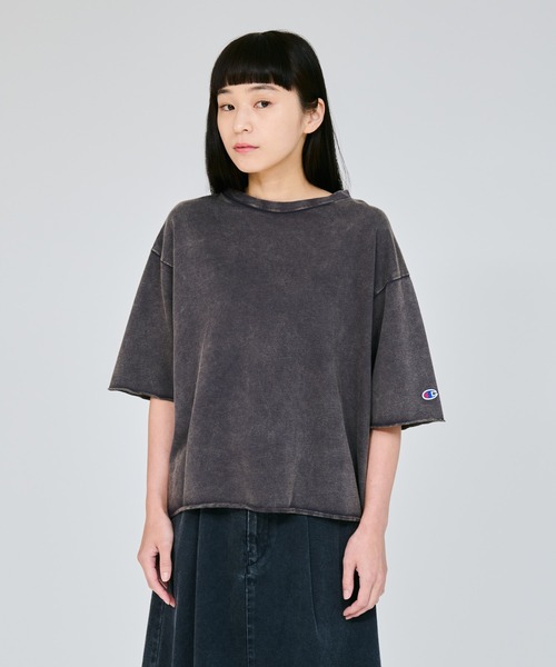 Champion(チャンピオン)の「【Champion/チャンピオン】レディース ショートスリーブクルーネックスウェットシャツ(スウェット・レディース・ブラック系その他/ダークブラウン/ネイビー系1・LARGE/MEDIUM)」の1枚目の写真