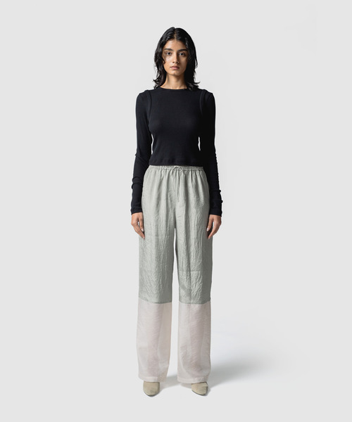 muller of yoshiokubo(ミュラーオブヨシオクボ)の「muller of yoshiokubo ミュラーオブヨシオクボ / WRINKLES PANELED PANTS リンクルパネルイージーワイドパンツ / MLS26407(その他パンツ・レディース・モスグリーン/ピンク/グリーン・36/38)」の10枚目の写真