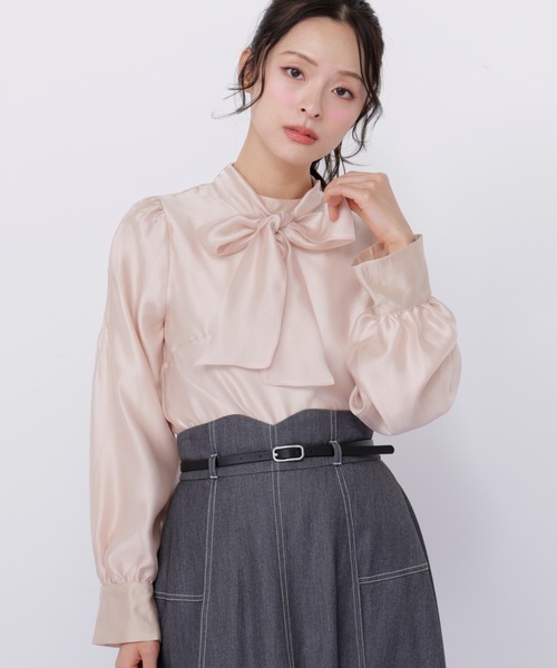 JILL by JILL STUART(ジルバイジルスチュアート)の「袖タックシアーボウタイブラウス(シャツ/ブラウス・レディース・ホワイト/ピンク/ブルー・FREE)」の1枚目の写真