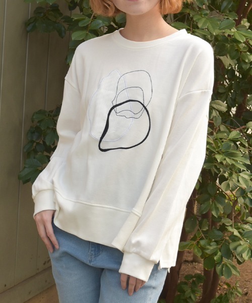 axes femme(アクシーズファム)の「モチーフ刺繍スウェット(Tシャツ/カットソー・レディース・ブラック/ホワイト・FREE)」の1枚目の写真