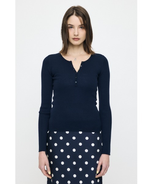 MOUSSY(マウジー)の「【26年SS新作】CALM TOUCH HENRY NECK トップス(ニット/セーター・レディース・ライトピンク/オフホワイト/杢グレー/ダークネイビー・FREE)」の3枚目の写真