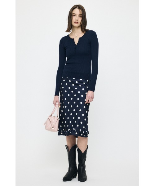 MOUSSY(マウジー)の「【26年SS新作】CALM TOUCH HENRY NECK トップス(ニット/セーター・レディース・ライトピンク/オフホワイト/杢グレー/ダークネイビー・FREE)」の6枚目の写真