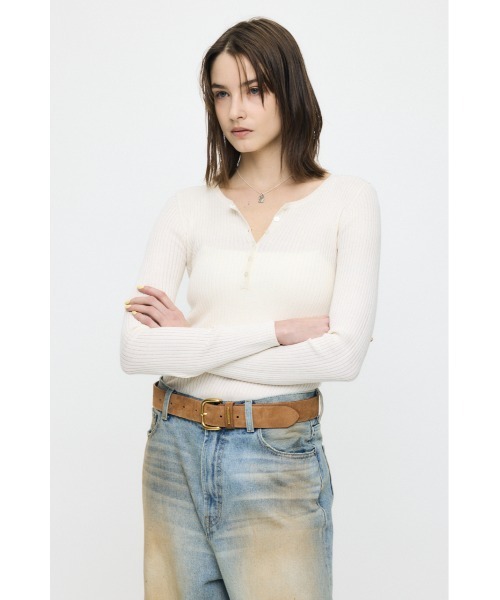 MOUSSY(マウジー)の「【26年SS新作】CALM TOUCH HENRY NECK トップス(ニット/セーター・レディース・ライトピンク/オフホワイト/杢グレー/ダークネイビー・FREE)」の19枚目の写真