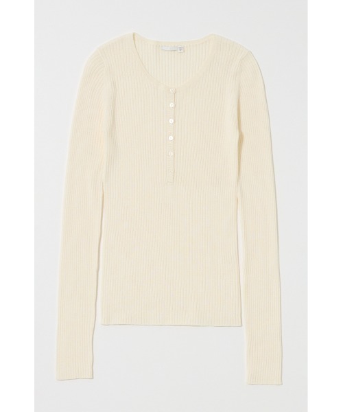 MOUSSY(マウジー)の「【26年SS新作】CALM TOUCH HENRY NECK トップス(ニット/セーター・レディース・ライトピンク/オフホワイト/杢グレー/ダークネイビー・FREE)」の21枚目の写真
