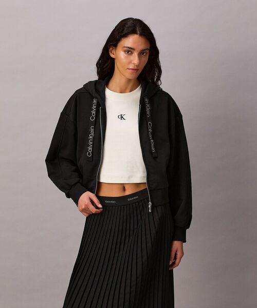 Calvin Klein(カルバン・クライン)の「フルジップフーデッドロングスリーブテリースウェット(スウェット・レディース・グレー系その他/ブラック・XS/M/S)」の5枚目の写真