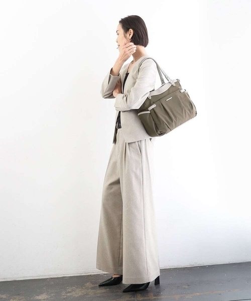 MK MICHEL KLEIN（エムケーミッシェルクラン）の「[撥水/2WAY/A4収納可]サイドポケットパイピングバッグ（トートバッグ・レディース・ブラック/ライトグレー/モカ・00）」の21枚目の写真