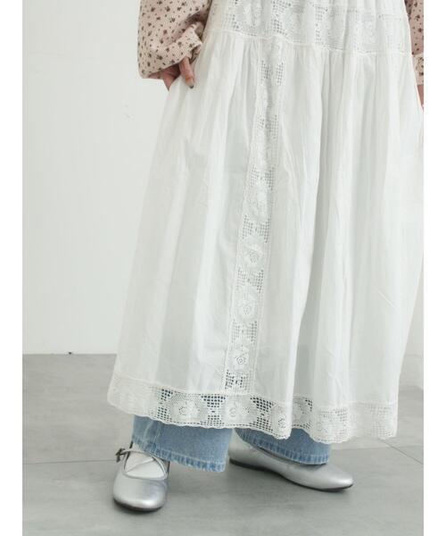 Samansa Mos2(サマンサ モスモス)の「ローズ柄レースギャザースカート(スカート・レディース・オフホワイト/ピンク/ブラック・F)」の4枚目の写真