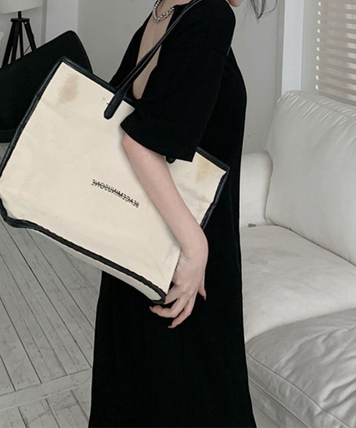 SallyLunn(サリーラン)の「バックオープン チェーンデザイン ロングワンピース(ワンピース・レディース・ベージュ/ブラック・LARGE/MEDIUM)」の13枚目の写真