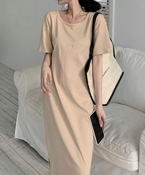 SallyLunn(サリーラン)の「バックオープン チェーンデザイン ロングワンピース(ワンピース・レディース・ベージュ/ブラック・LARGE/MEDIUM)」の21枚目の写真