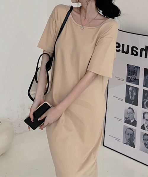 SallyLunn(サリーラン)の「バックオープン チェーンデザイン ロングワンピース(ワンピース・レディース・ベージュ/ブラック・LARGE/MEDIUM)」の9枚目の写真