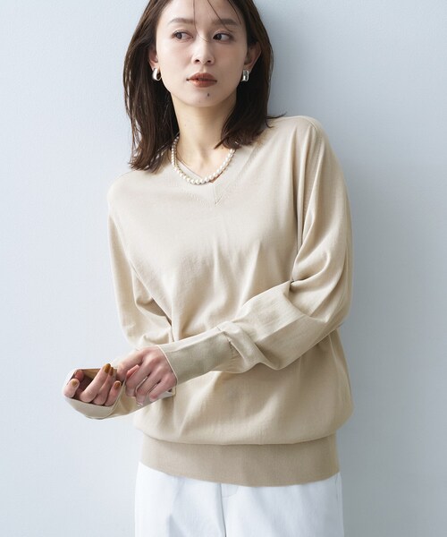 UNTITLED（アンタイトル）の「シアーVネックニット（ニット/セーター・レディース・ネイビー/ナチュラル・48/44/04/02/00）」の18枚目の写真