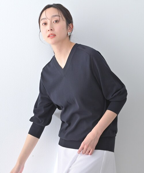 UNTITLED（アンタイトル）の「シアーVネックニット（ニット/セーター・レディース・ネイビー/ナチュラル・48/44/04/02/00）」の12枚目の写真