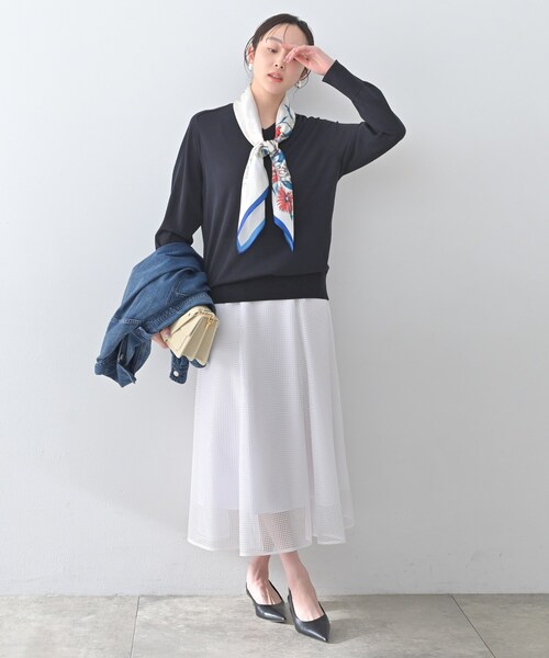 UNTITLED（アンタイトル）の「シアーVネックニット（ニット/セーター・レディース・ネイビー/ナチュラル・48/44/04/02/00）」の11枚目の写真