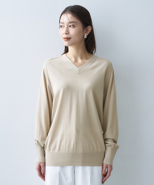 UNTITLED（アンタイトル）の「シアーVネックニット（ニット/セーター・レディース・ネイビー/ナチュラル・48/44/04/02/00）」の8枚目の写真