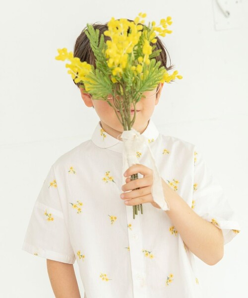 BRANSHES(ブランシェス)の「【おそろい】花刺しゅう半袖シャツ(シャツ/ブラウス・キッズ・オフホワイト/ブルー・140/150/110/100/120/130/80/90)」の1枚目の写真