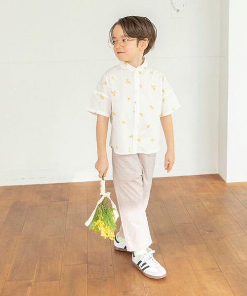 BRANSHES(ブランシェス)の「【おそろい】花刺しゅう半袖シャツ(シャツ/ブラウス・キッズ・オフホワイト/ブルー・140/150/110/100/120/130/80/90)」の4枚目の写真