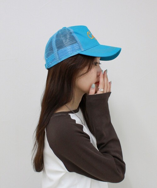 fredy emue（フレディエミュ）の「【CASSELINI/キャセリーニ】刺しゅうメッシュキャップ（キャップ・レディース・ブラウン/アイボリー/ライトブルー・FREE）」の3枚目の写真