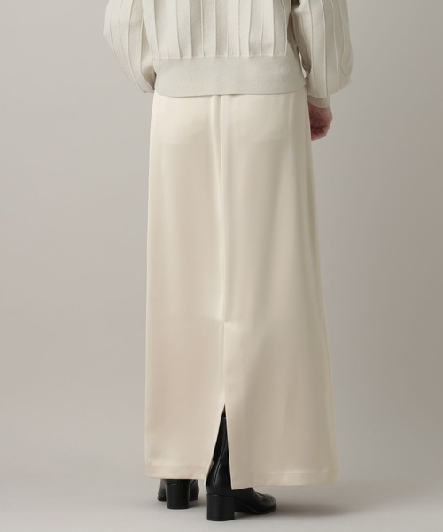 A part by（アパートバイ）の「サテンセミフレアスカート（スカート・レディース・ベージュ系その他/アイボリー/ブラック・MEDIUM/SMALL）」の8枚目の写真