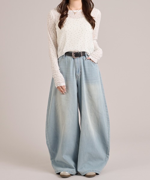 apres jour mignon（アプレジュールミニョン）の「カーブデニムパンツ（デニムパンツ・レディース・インディゴブルー/ブルー/グレー/ブラウン系その他・LARGE/SMALL/MEDIUM）」の8枚目の写真